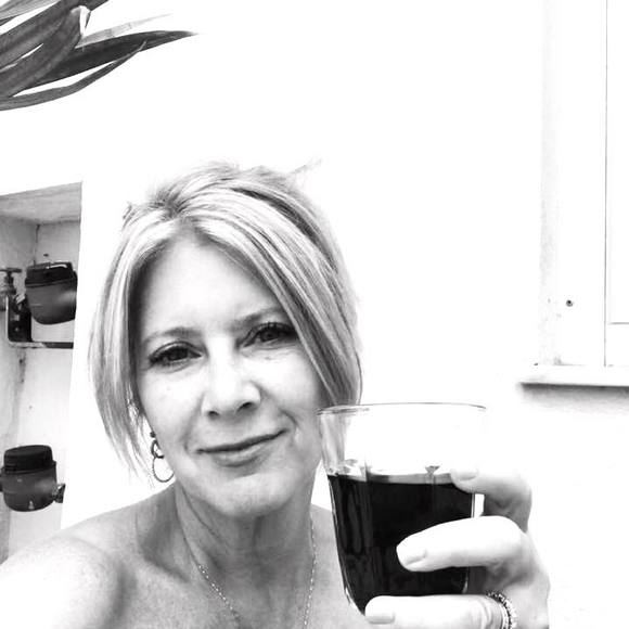 Meet your Posher, Laurie - Picture 1 of 1